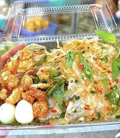 Hình ảnh Bánh Tráng Trộn Tóp Mỡ + Mỡ Hành