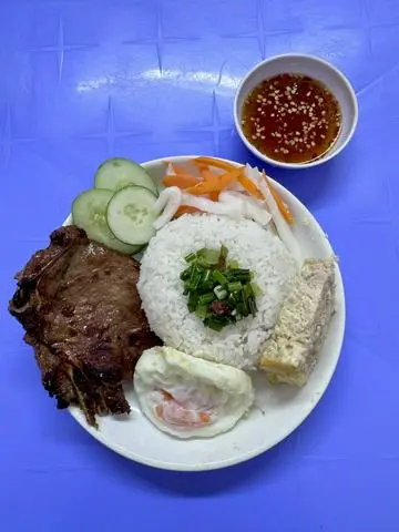 Hình ảnh Cơm Sườn Chả Trứng