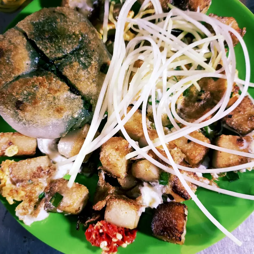 Hình ảnh bột chiên 2 trứng thêm bánh môn 