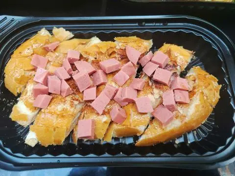 Hình ảnh Bánh mì nướng muối ớt thuần chay