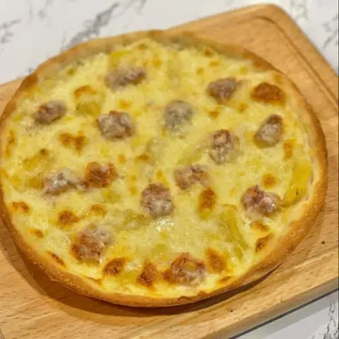 Hình ảnh Pizza Tôm Tích Sốt Trứng Muối  Size 20cm