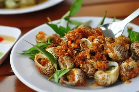 Hình ảnh Ốc Bông Sốt Trứng Muối