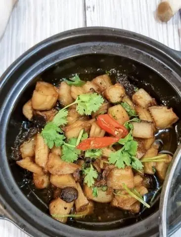 Hình ảnh Nấm đùi gà kho tiêu 
