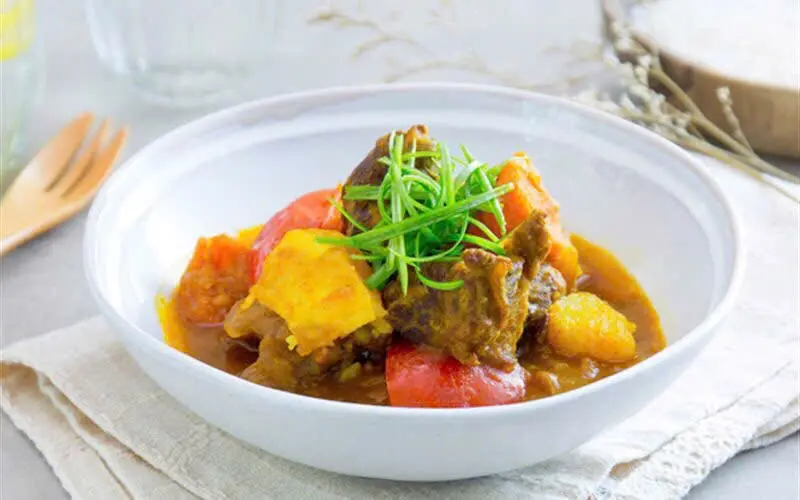 Hình ảnh Đặt 1 món khô hoặc bánh mì bò kho, cà ry bò  sẽ tặng kèm 1 loại thức uống