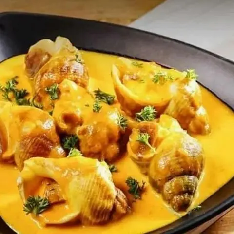 Hình ảnh ốc bulot sốt bơ cay