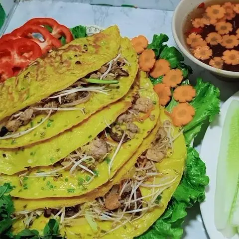 Hình ảnh Bánh Xèo Thịt Bò Nấm 