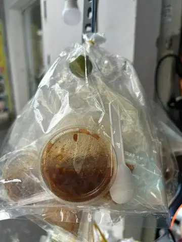 Hình ảnh Bánh tráng phơi sương chấm sốt me