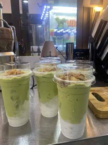 Hình ảnh Bơ Già Dừa Non ly 700ml