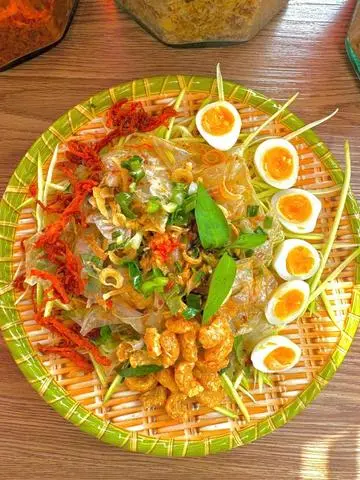 Hình ảnh Bánh tráng trộn truyền thống(có cay và không cay)