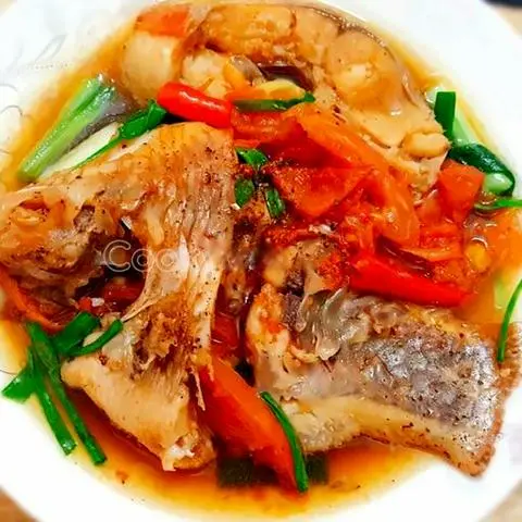 Hình ảnh Cá điêu hồng kho cà