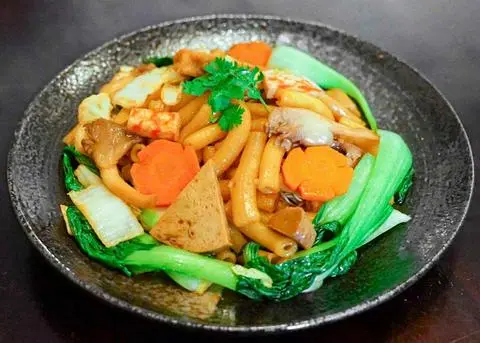 Hình ảnh Nui xào chay
