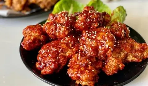 Hình ảnh Gà viên sốt cay