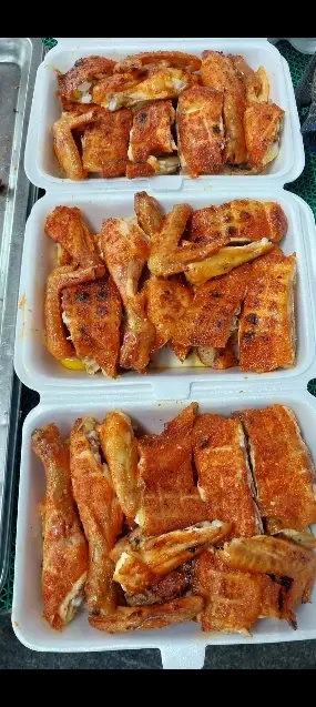 Hình ảnh Gà ta Bình Định nướng nguyên con..da giòn..không cay..kèm rau răm, dưa leo,nước chấm..