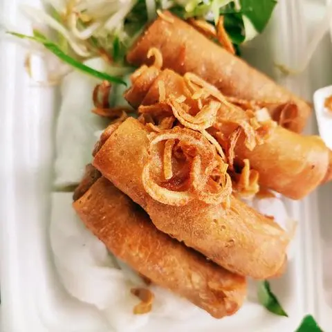 Hình ảnh Bánh Ướt Trứng Gà Chả Giò