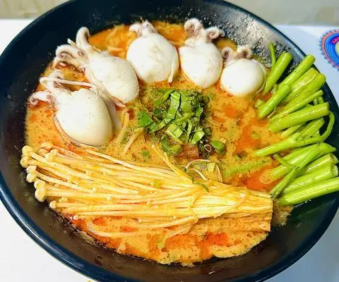 Hình ảnh Bún thái tomyum Mực