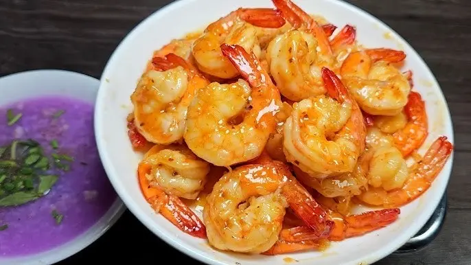 Hình ảnh Cơm trắng tôm sốt mắm tỏi