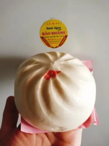 Hình ảnh bánh bao trứng muối.. thịt.. trứng cút 30k