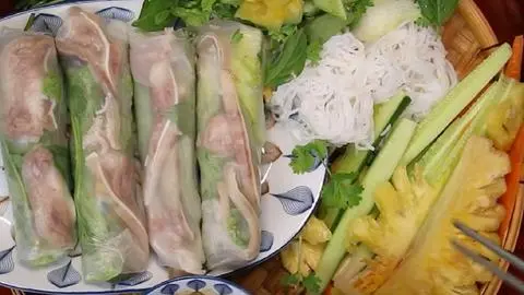 Hình ảnh 5 cuốn tai heo+trà tắc 