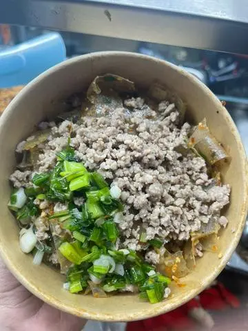 Hình ảnh Bánh tráng dẻo mỡ hành thịt bằm