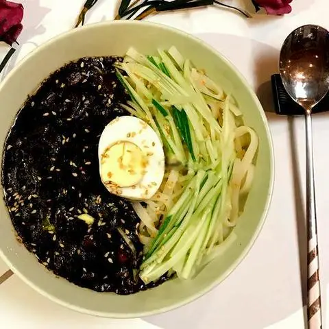 Hình ảnh Mì tương đen