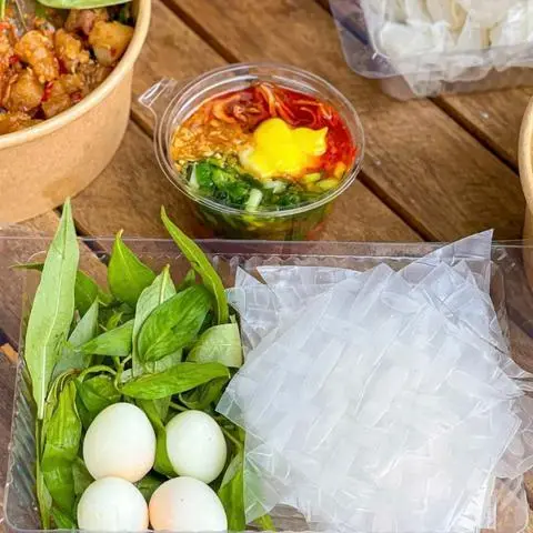 Hình ảnh Bánh Tráng Chấm Sốt Tép Hành Phi + Trứng