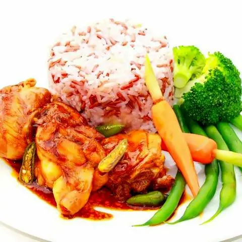 Hình ảnh Lunch box 2 - Gà kho ớt xiêm xanh cơm gạo lứt - súp Nấm hải vi