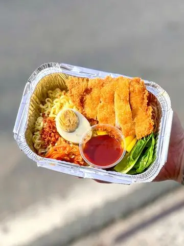 Hình ảnh Mì bibim heo giòn
