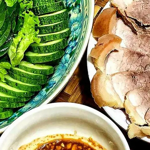 Hình ảnh Thịt luộc cuốn bánh tráng - Mắm nêm thơm