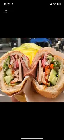 Hình ảnh Bánh mì thịt chả Hà Nội đặc biệt