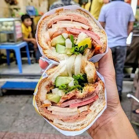 Hình ảnh Bánh Mì Tươi 2 tầng Nhân siêu khủng - Nhiều Bơ nên Thử