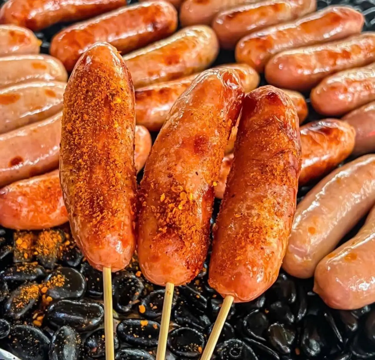 Hình ảnh Lạp xưởng nướng đá Hà Khẩu