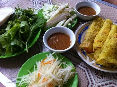 Hình ảnh combo 1 người ăn: 3 bánh xèo, 2 gỏi cuốn, 1 nước ngọt