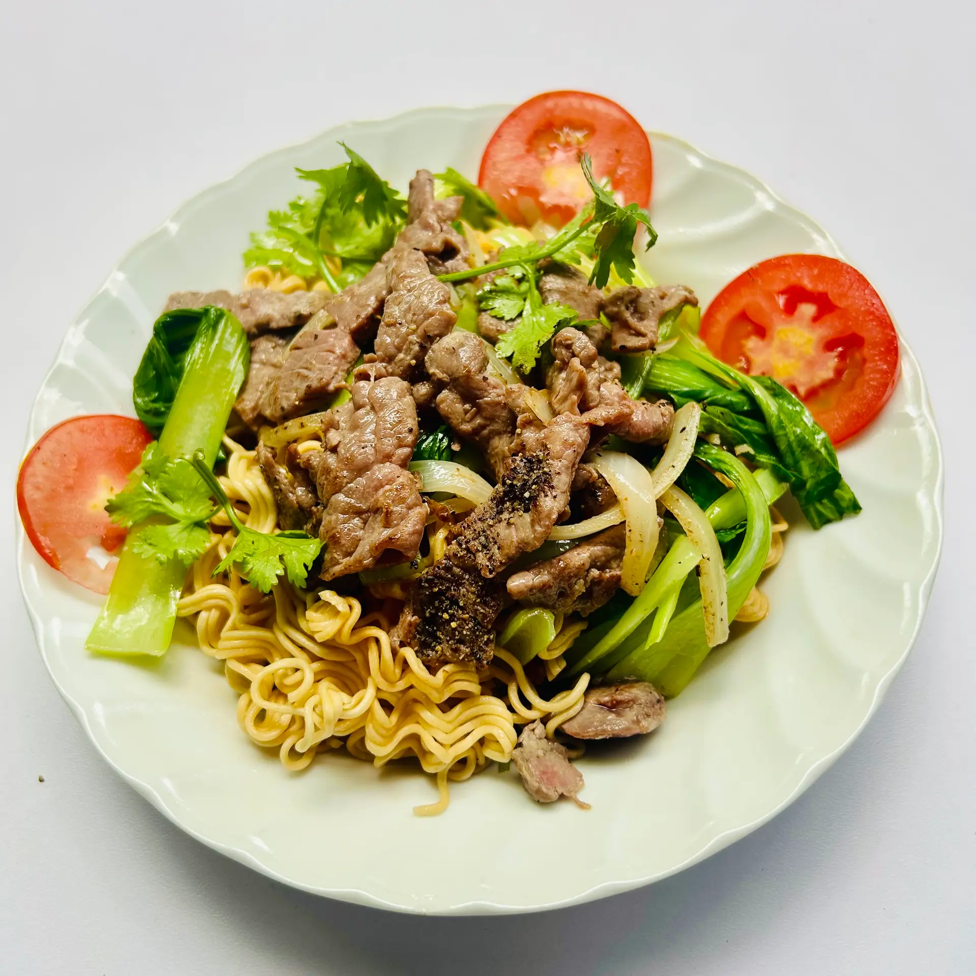Hình ảnh Mì gói xào bò + nhiều thịt