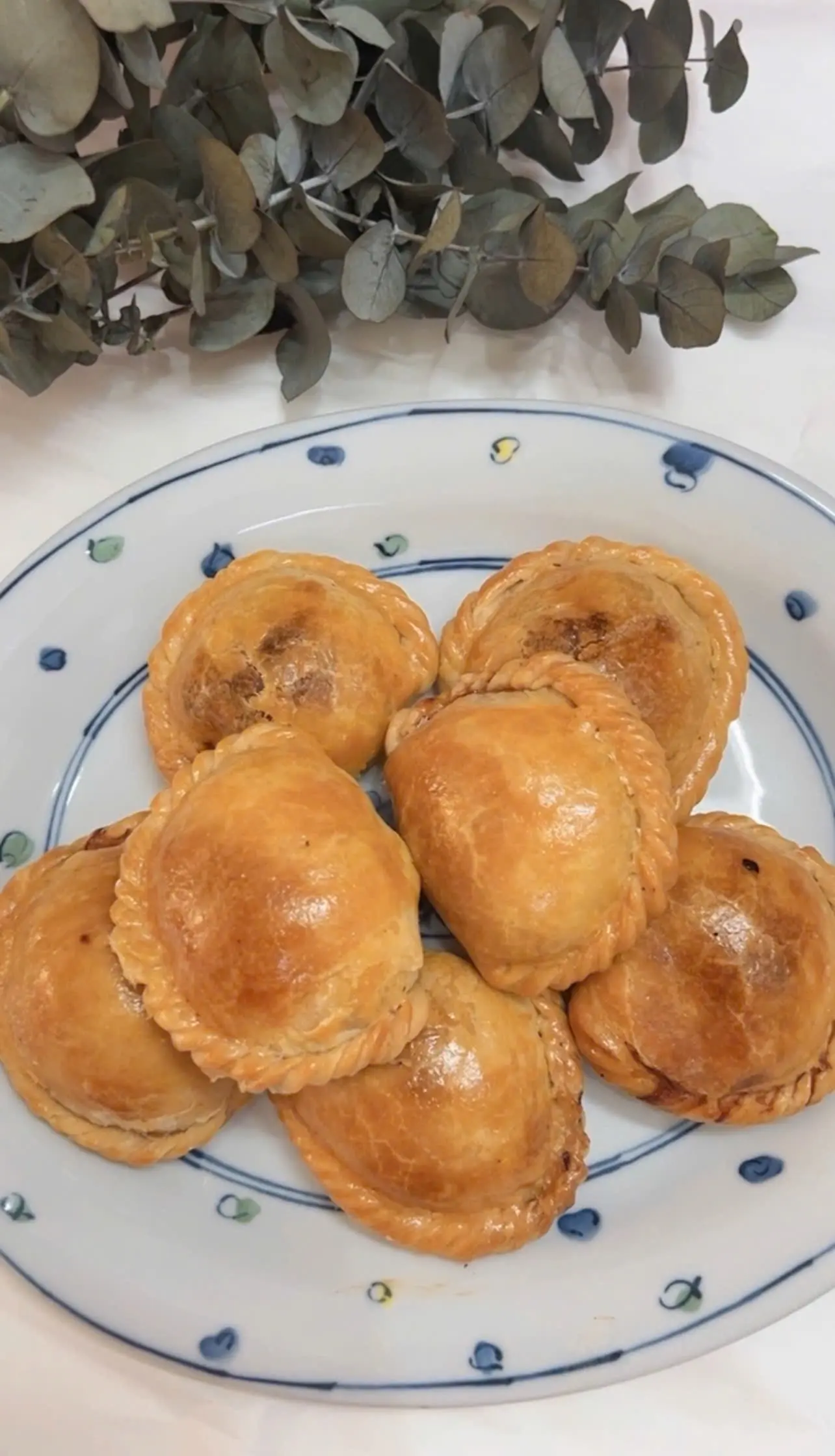 Hình ảnh Bánh quai vại thịt nướng