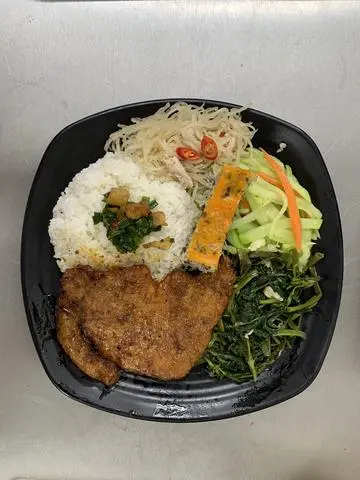 Hình ảnh Cơm Sườn Bì Chả