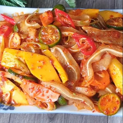 Hình ảnh tai heo sốt thái 
