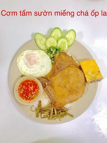 Hình ảnh Cơm Tấm Sườn Miếng Chả Ốp La