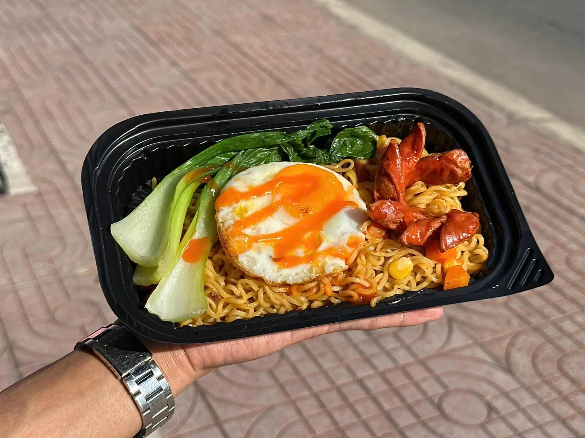 Hình ảnh Mì trộn xúc xích (2c)