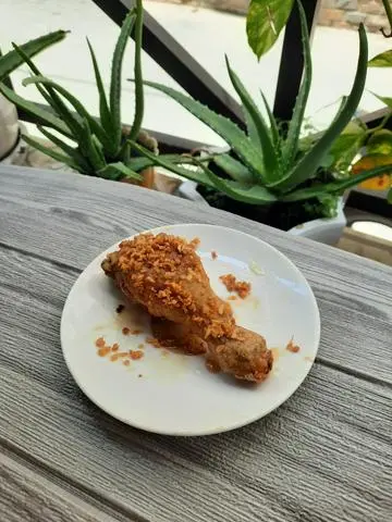 Hình ảnh Thêm đùi chiên tỏi