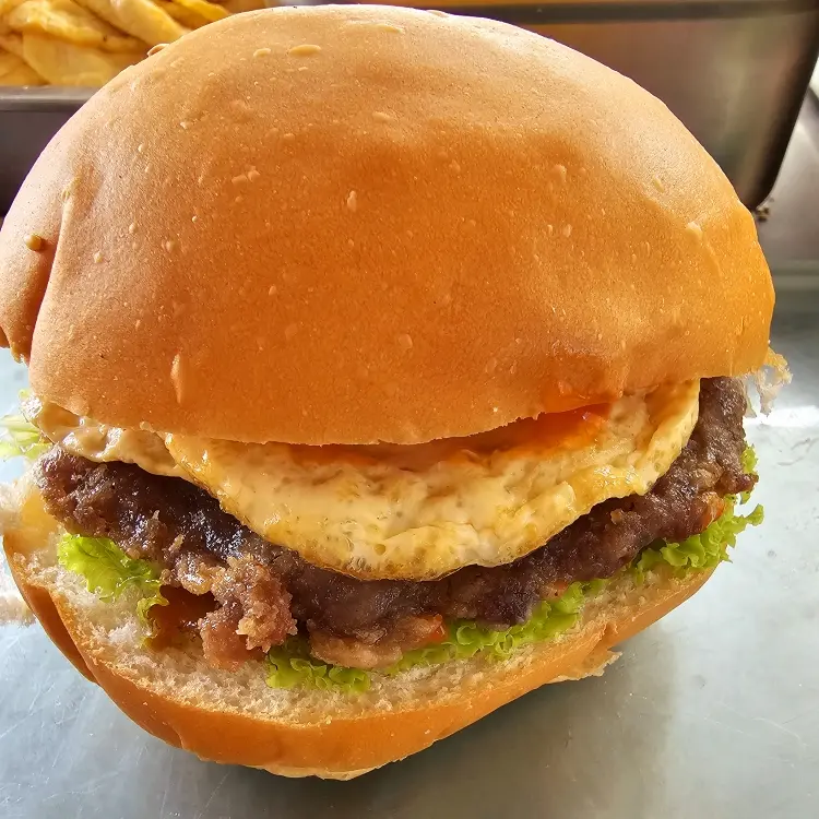 Hình ảnh Hamburger bò trứng