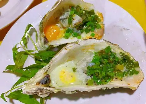 Hình ảnh Hàu nướng trứng cút