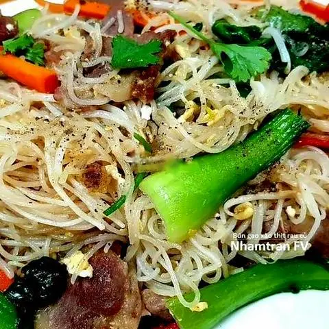 Hình ảnh Bún gạo xào thập cẩm