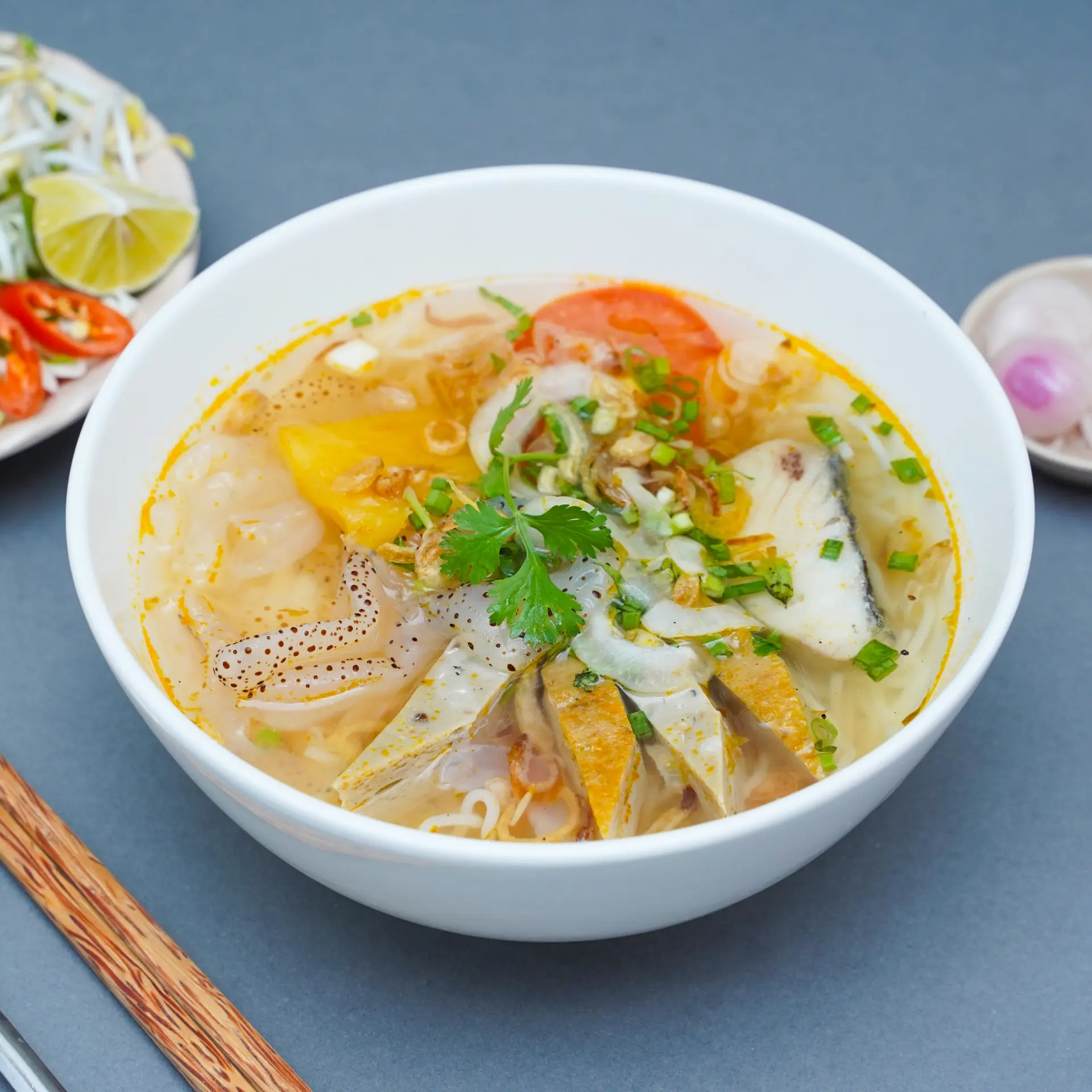 Hình ảnh Bún cá đầy đủ