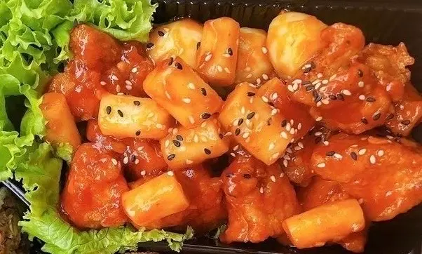 Hình ảnh Gà Viên Mix Tobokki Sốt Hàn (220)