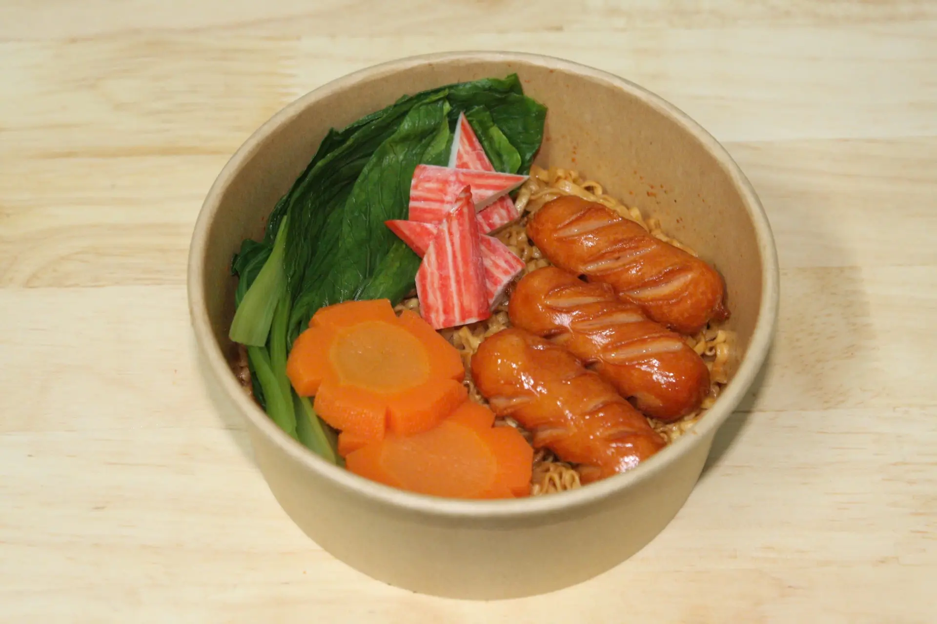 Hình ảnh Mì trộn xúc xích 