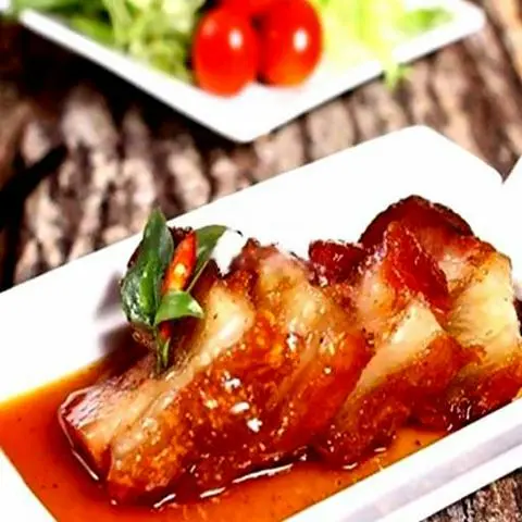 Hình ảnh Heo quay kho nước tương