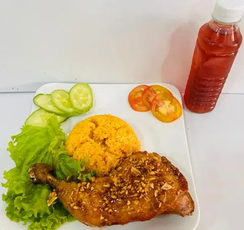 Hình ảnh Cơm Gà Sốt Mắm Tỏi Lớn + Sâm nhà nấu