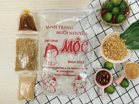 Hình ảnh Combo Bánh Tráng Muối Tỏi Phi Sate