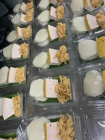 Hình ảnh Bánh giày chả lụa - chà bông