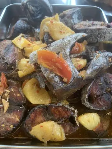 Hình ảnh cơm cá ngừ kho thơm